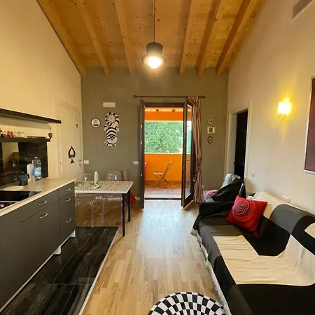 La Casa Di Alice - Casa Natura דירה *